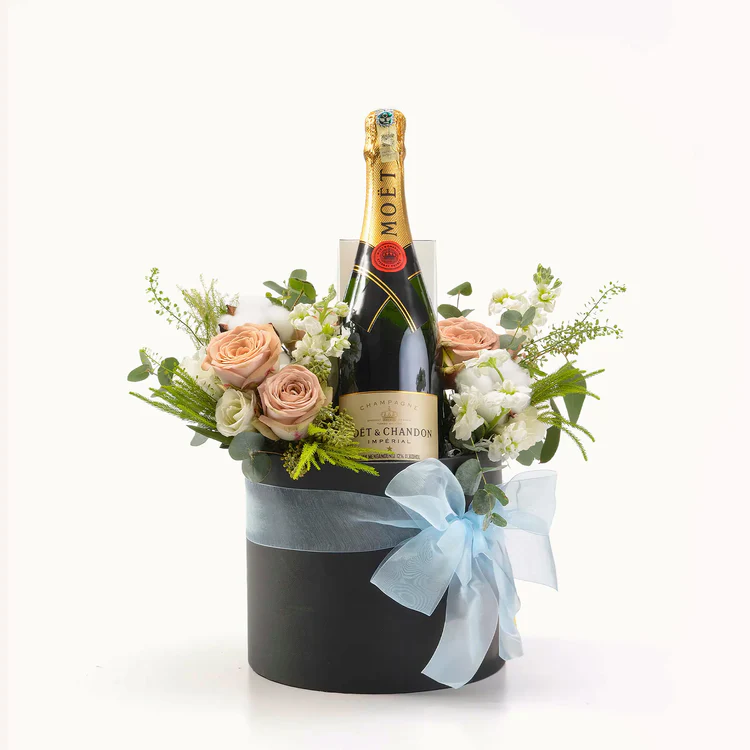 Fresh Flowers Moët & Blooms Gift Box