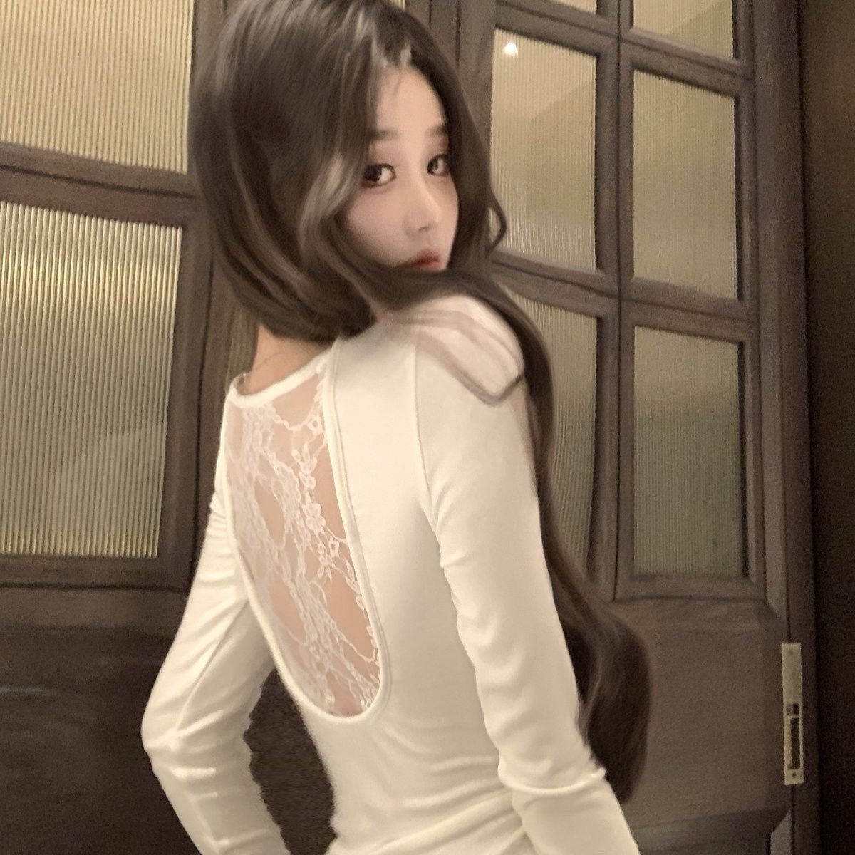 New Arrival Autumn/Winter Fleece-Lined Fitted Lace T-Shirt, Dermodacron Fabric, Designed Short Style, Chic Layering Long-Sleeve Top