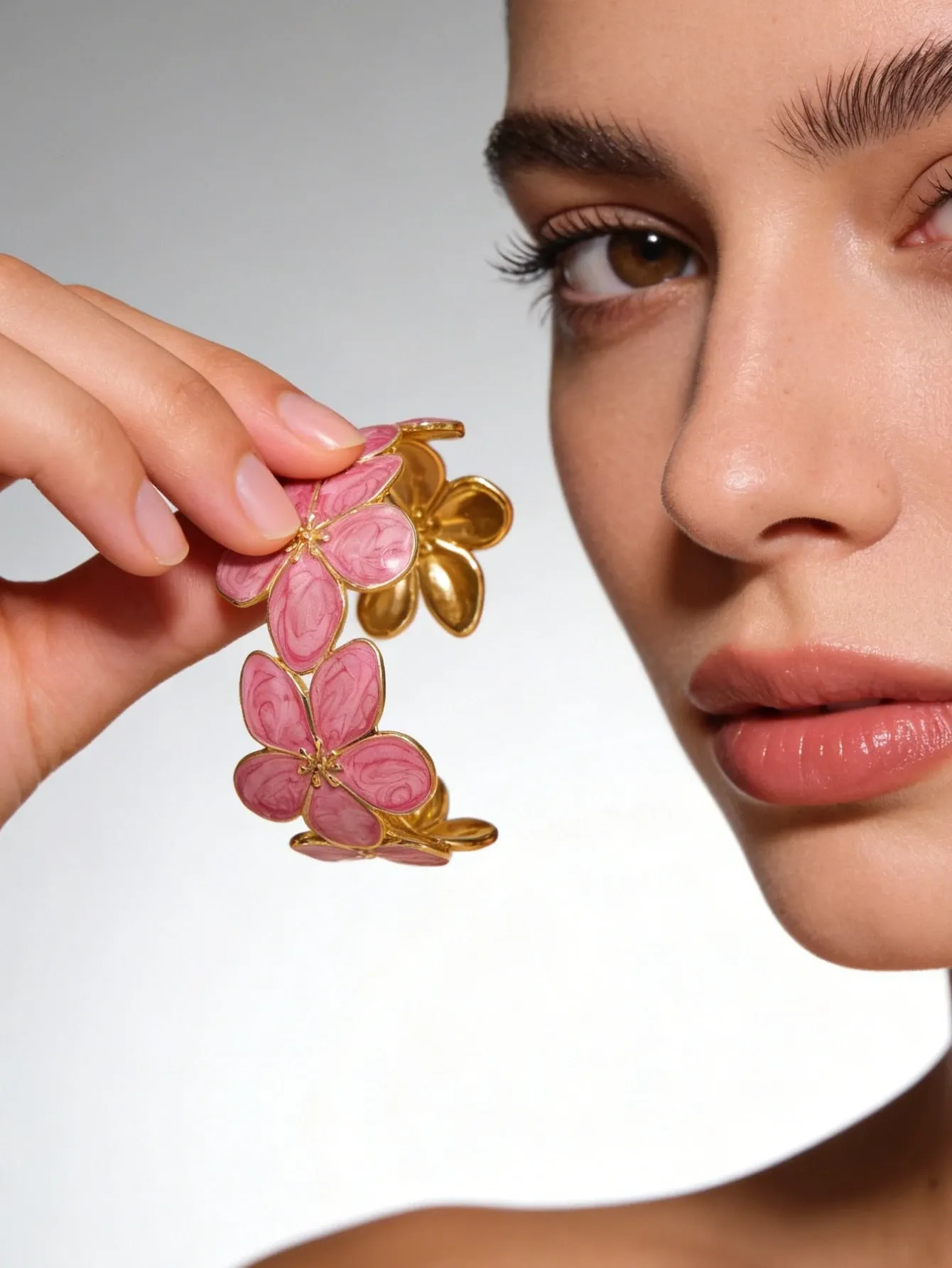 1pc Romantic Colorful Enamel Flower Shaped Stainless Steel Bangle Bracelet